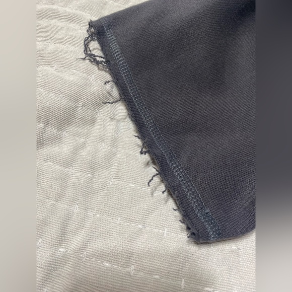 Under Armour “Iron Paradise” Graphic Short Sleeve Sweatshirt - Picture 7 of 8